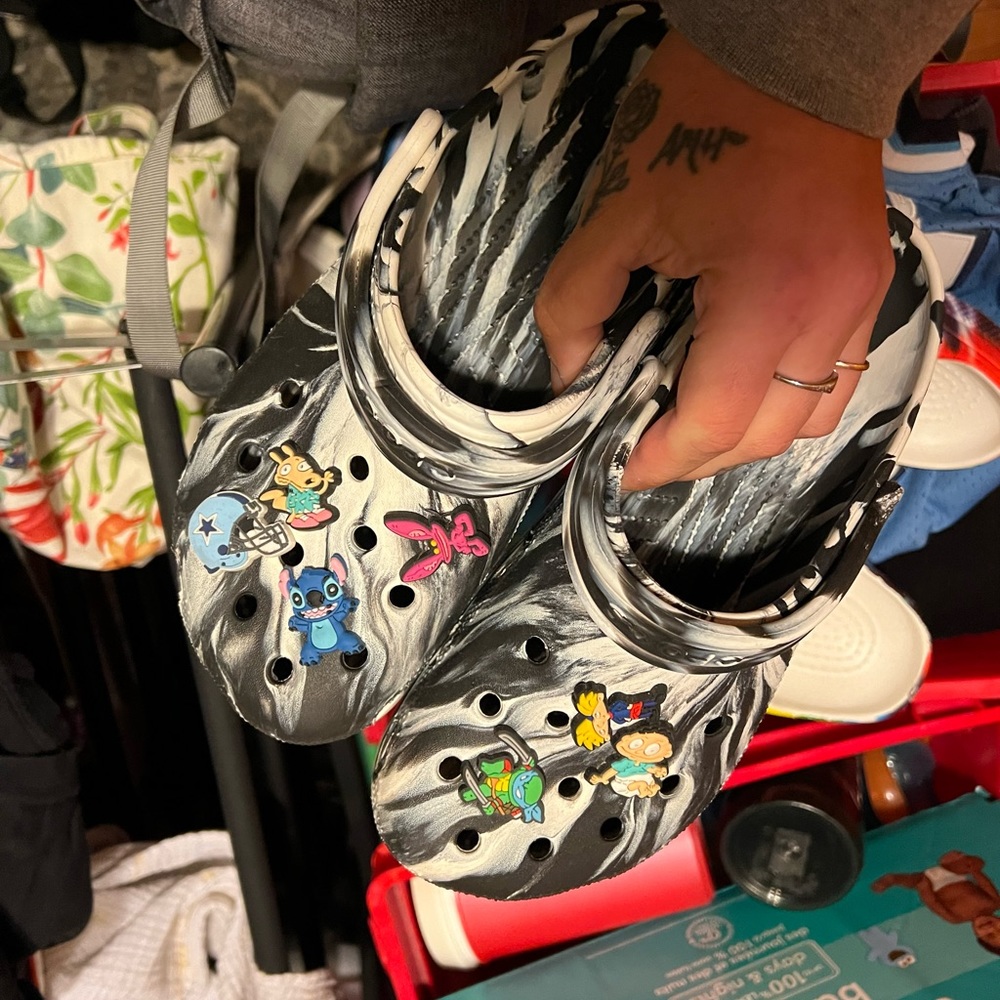 Crocs tye dye men 7 woman 9